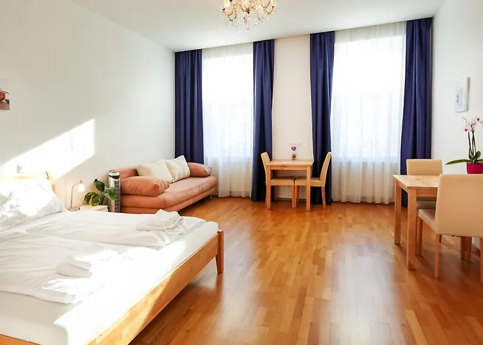 Che Apartment *